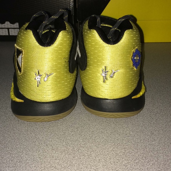 kyrie 2 northern lights